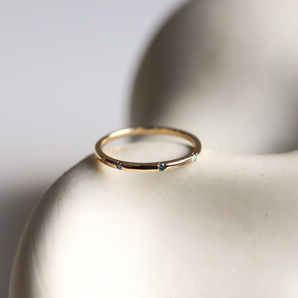 ブルーダイヤモンド ３石 リング | K10YG