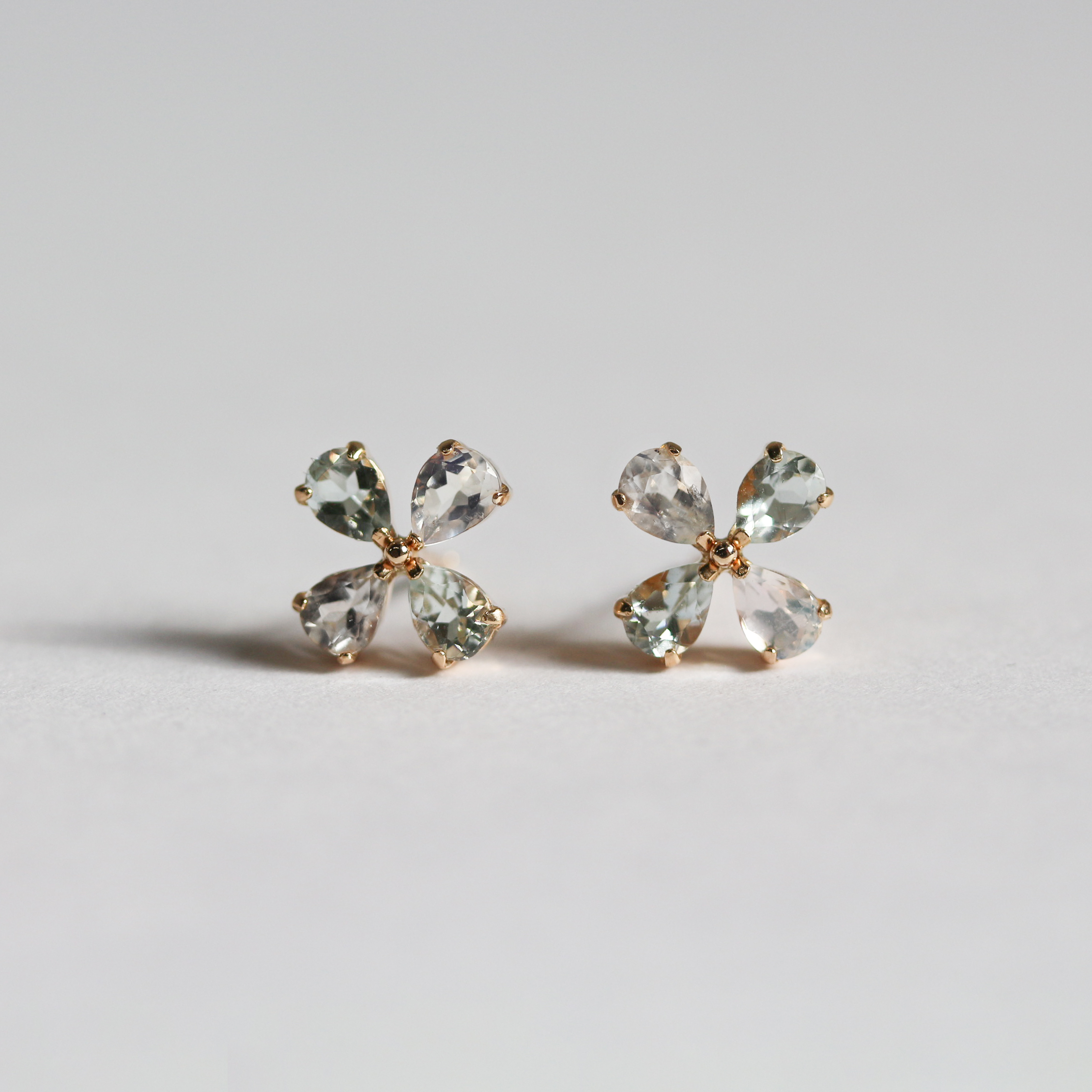 バイカラー フラワー ピアス | K10YG 【WEB/ランドマーク店限定】