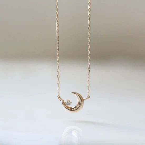 ダイヤモンド ムーン ネックレス | K10YG