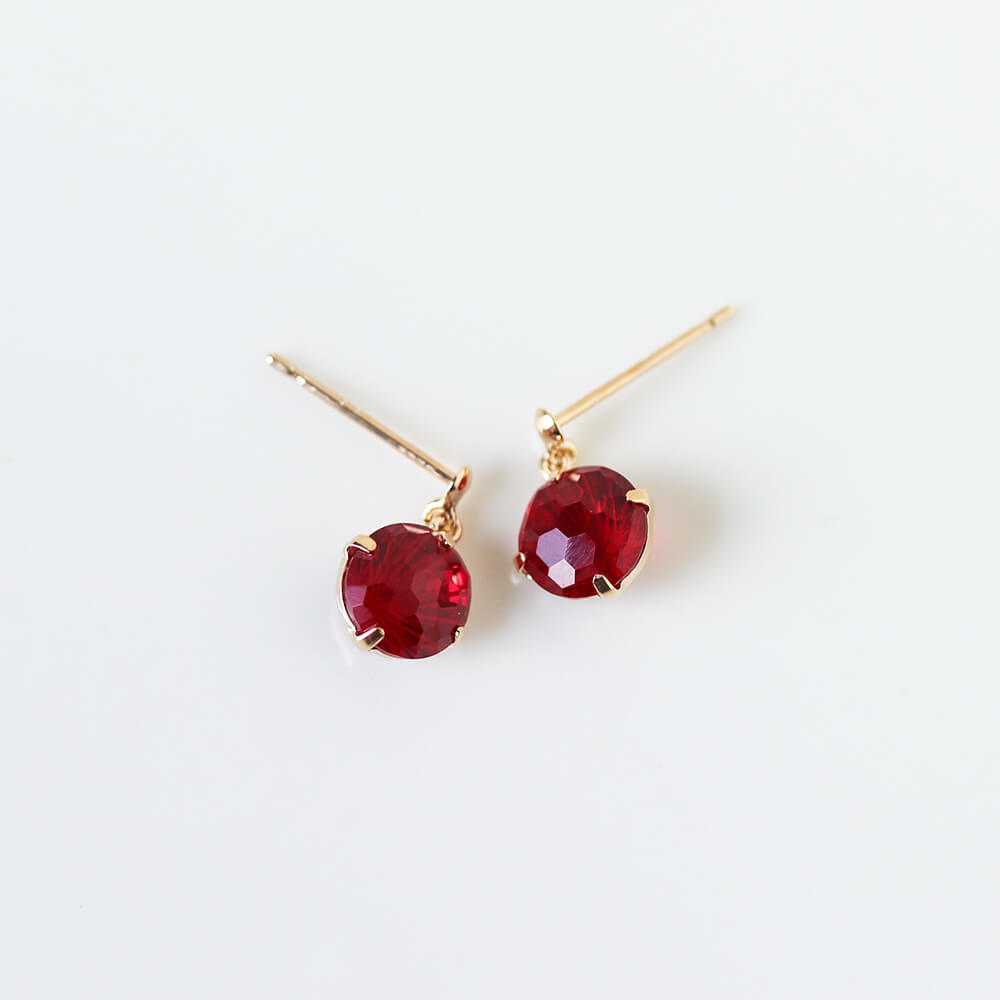 シンセティックコランダム ピアス | K10YG〈WEB限定〉