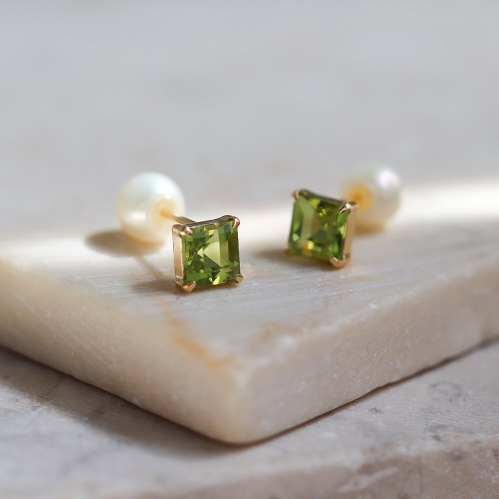 ペリドット ピアス | K18 〈パールキャッチ〉