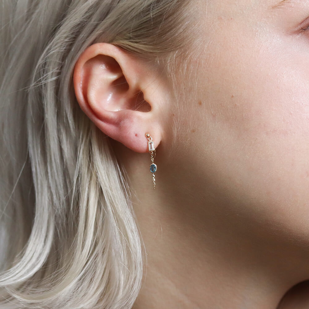 アクアマリン / ブルートパーズ チェーン フープ イヤリング | K10YG