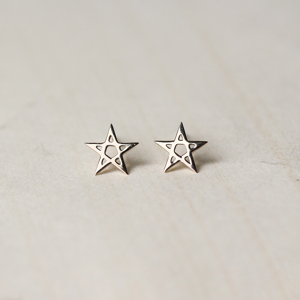 ゴールド スター ピアス | K10YG 〈Web/ルミネ有楽町店限定〉