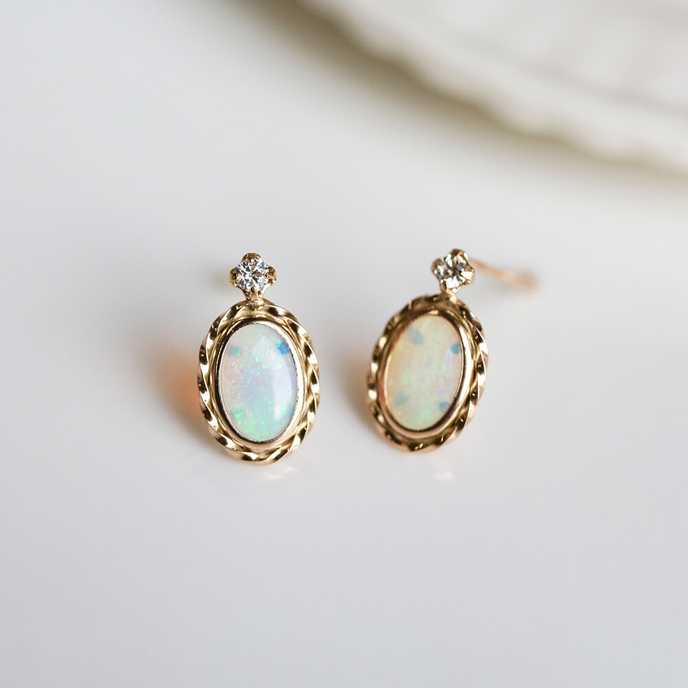 ダイヤモンド / オーストラリア オパール ピアス | K10YG