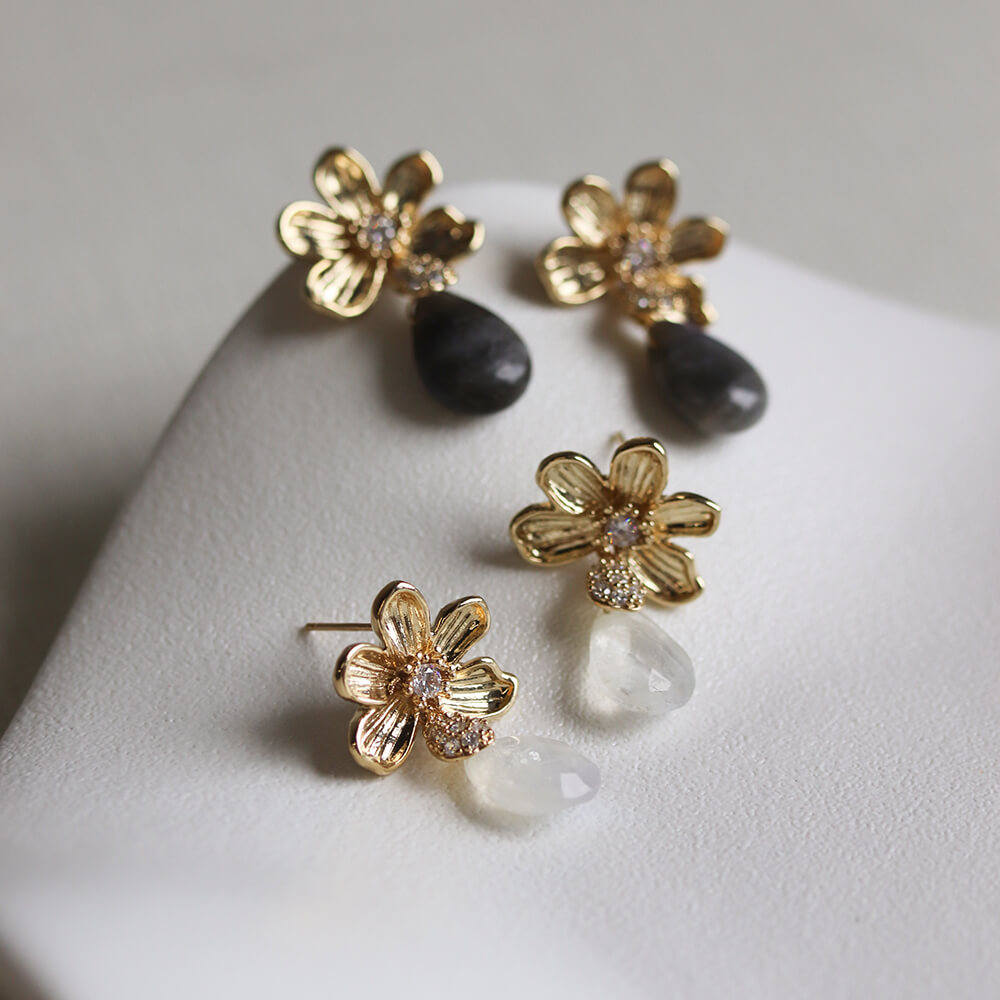 クリスタル  / カラーストーン フラワー ピアス