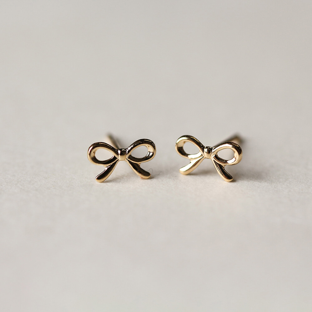 ゴールド リボン ピアス | K18 〈Web/ルミネ有楽町店限定〉