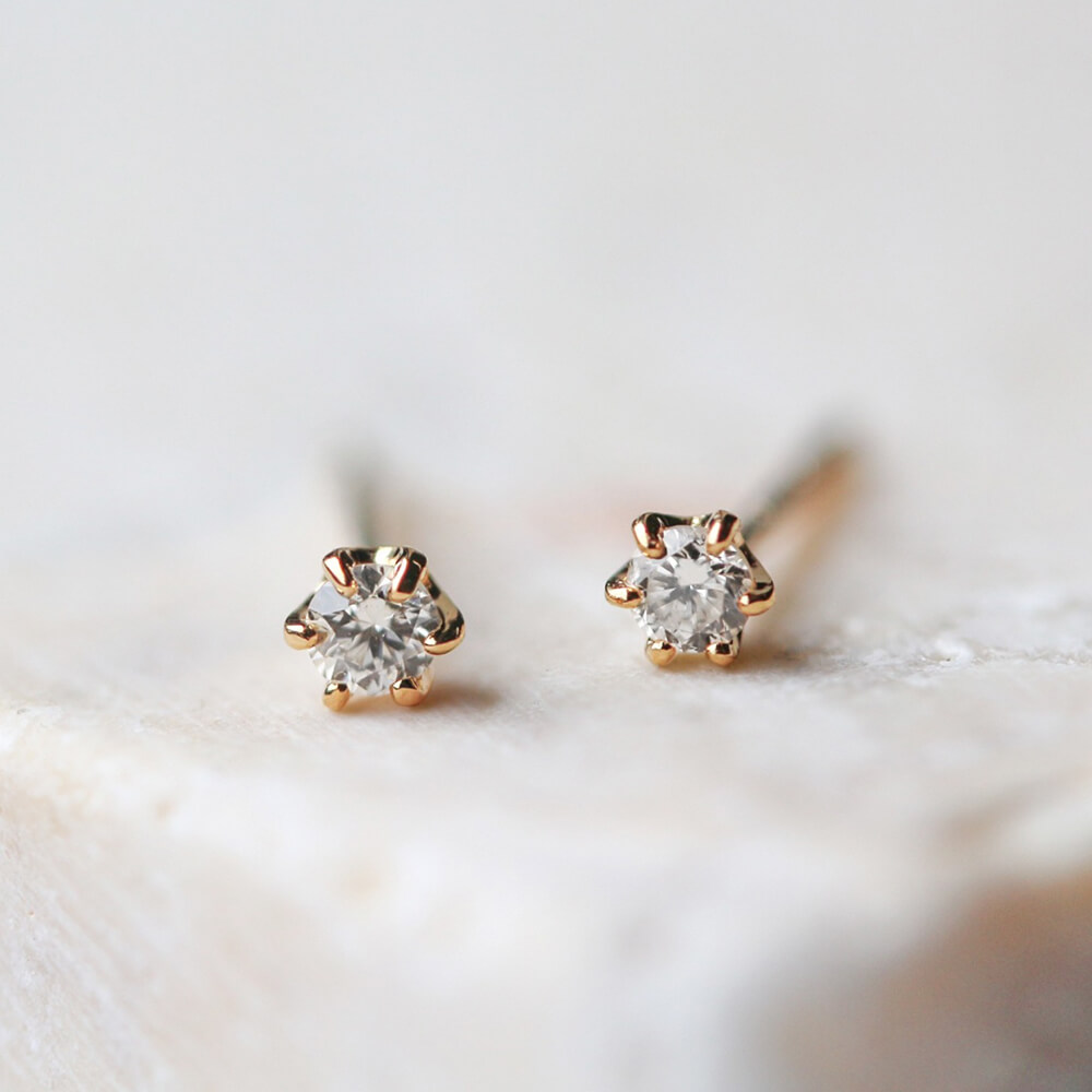 一石 ダイヤモンド 0.05ct ピアス | K18