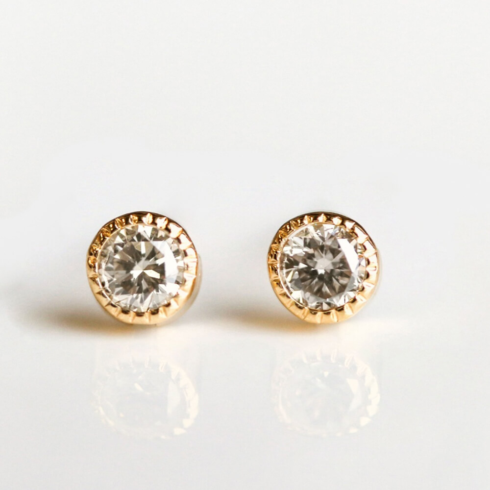 一石 シャンパンダイヤモンド 0.2ct ピアス | K18