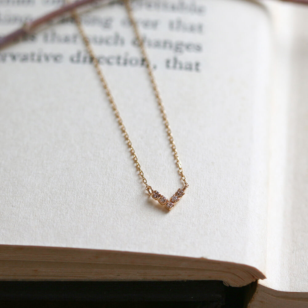 ダイヤモンド V ネックレス | K18