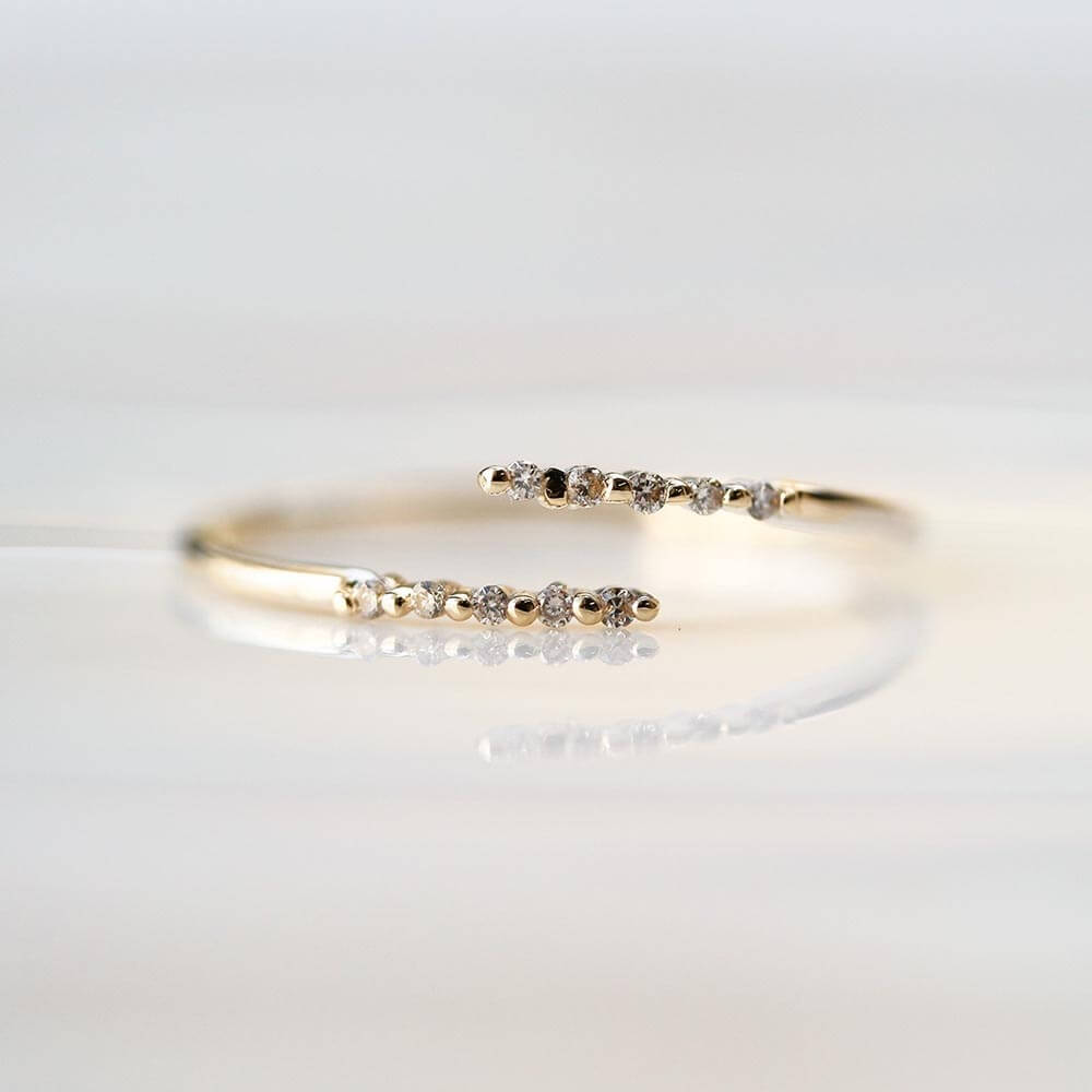 ダイヤモンド ハグ リング | K10YG 〈世界最小〉