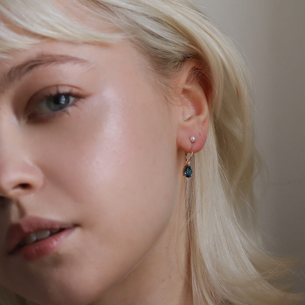 ロンドンブルートパーズ / パール チャーム ピアス | K10YG