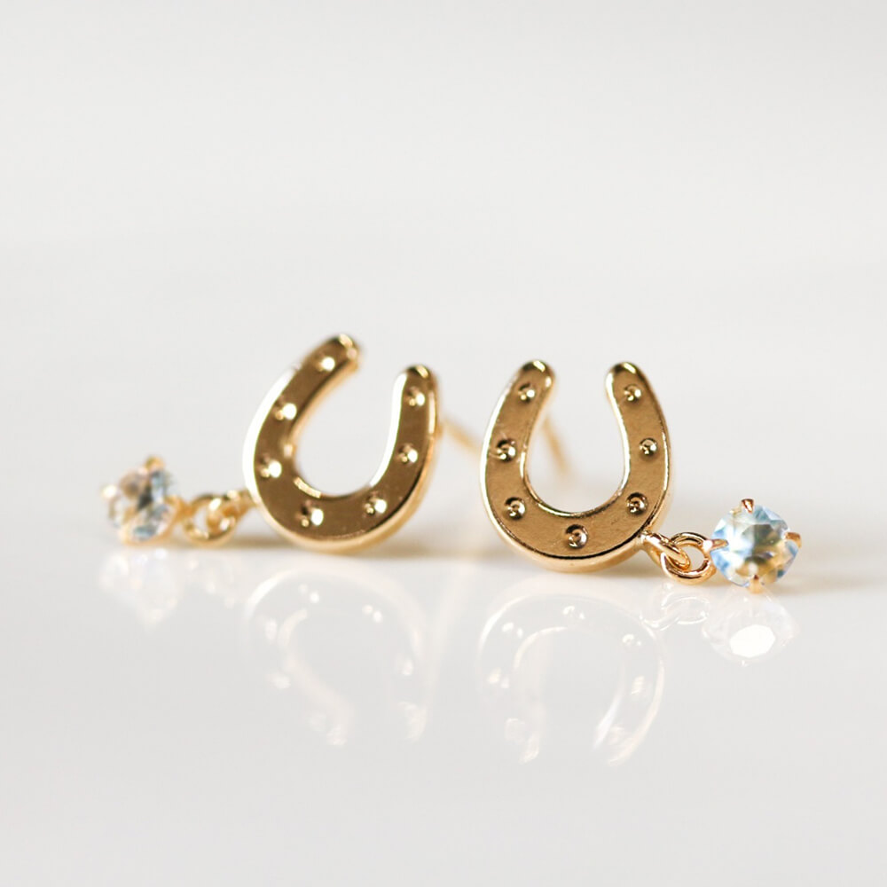 アクアマリン ホースシュー ピアス | K18 〈誕生石〉