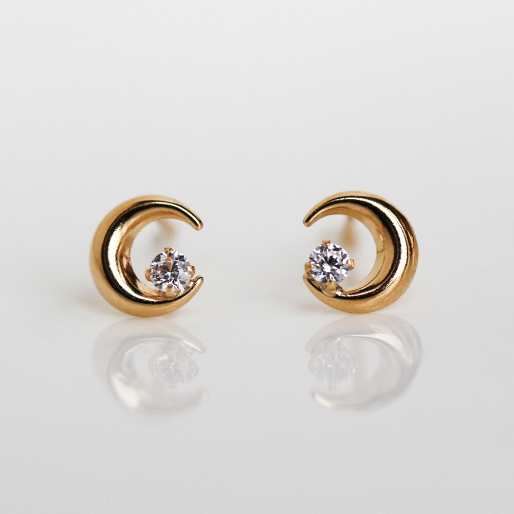 キュービックジルコニア ムーン ピアス | K18