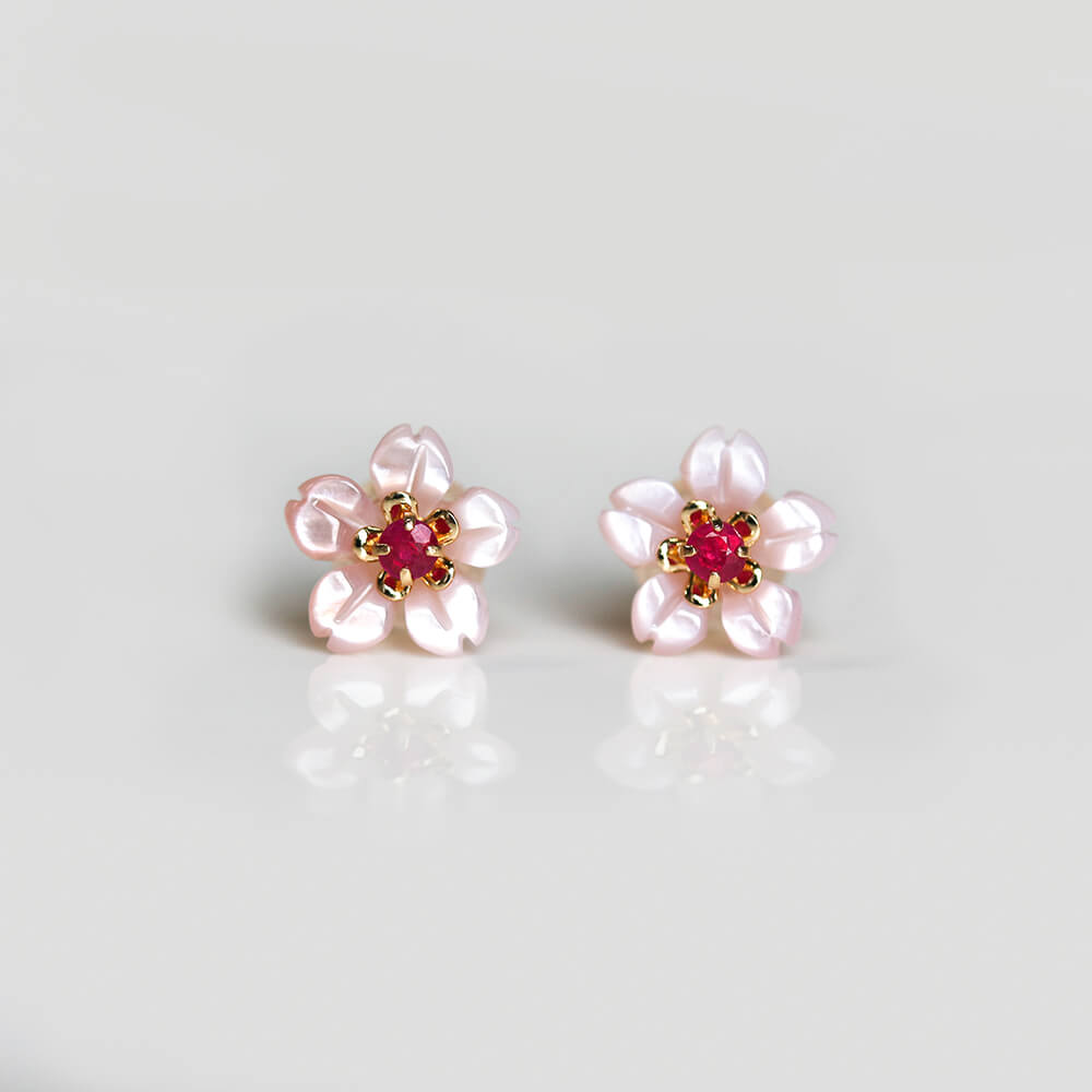 ピンクシェル / ルビー サクラ フラワー ピアス | K18