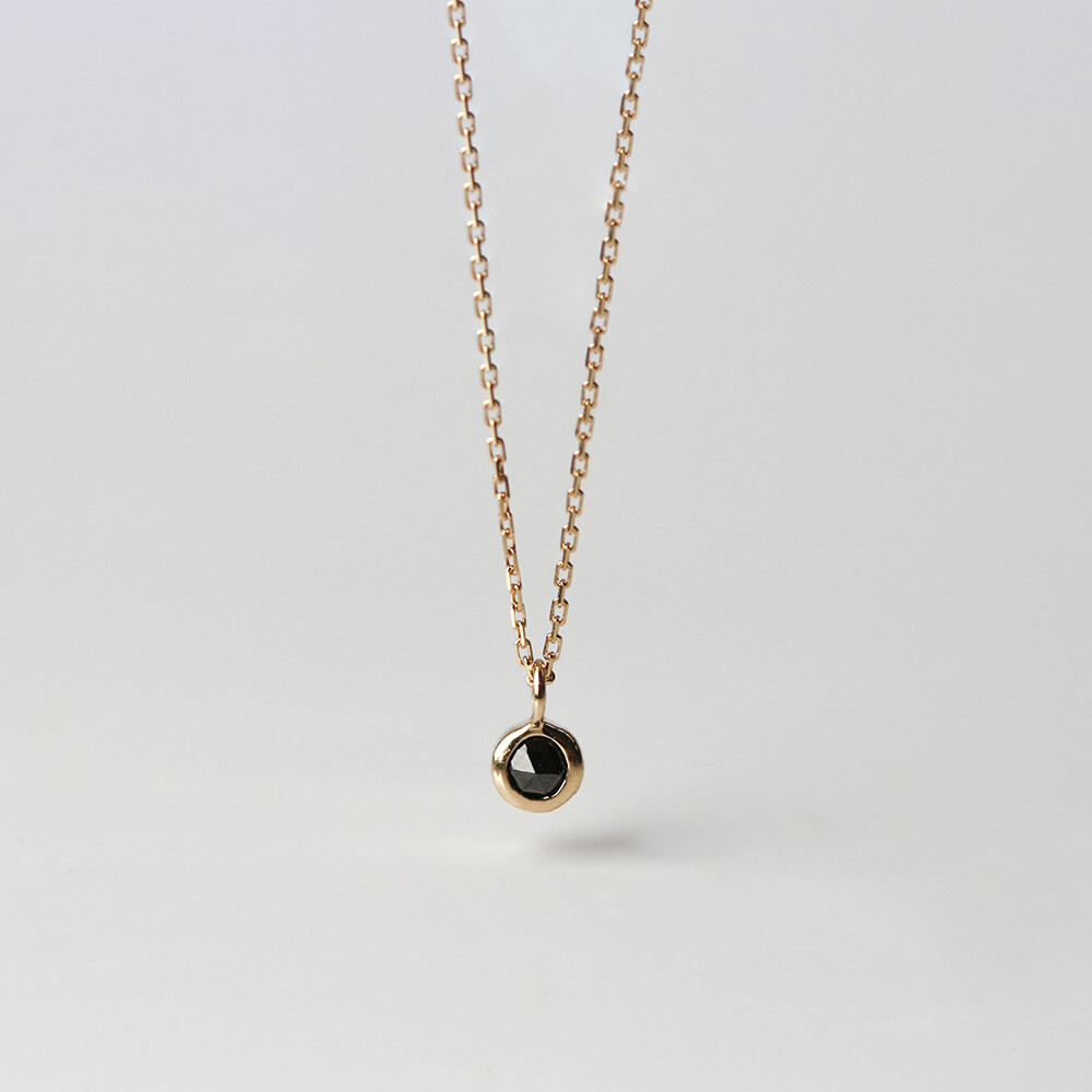 一石 ブラックダイヤモンド 0.05ct ネックレス | K10YG