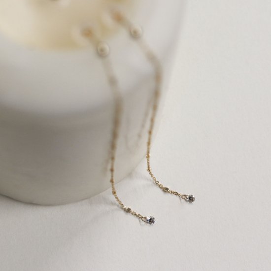 シャンパンダイヤモンド 0.1ct チェーン ピアス | K10YG 〈ヌーディー〉