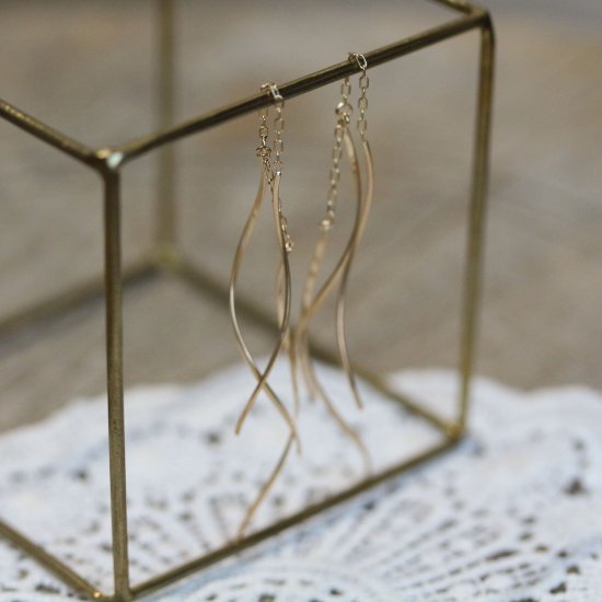 ゴールド ウェーブ ロング ピアス | K10YG