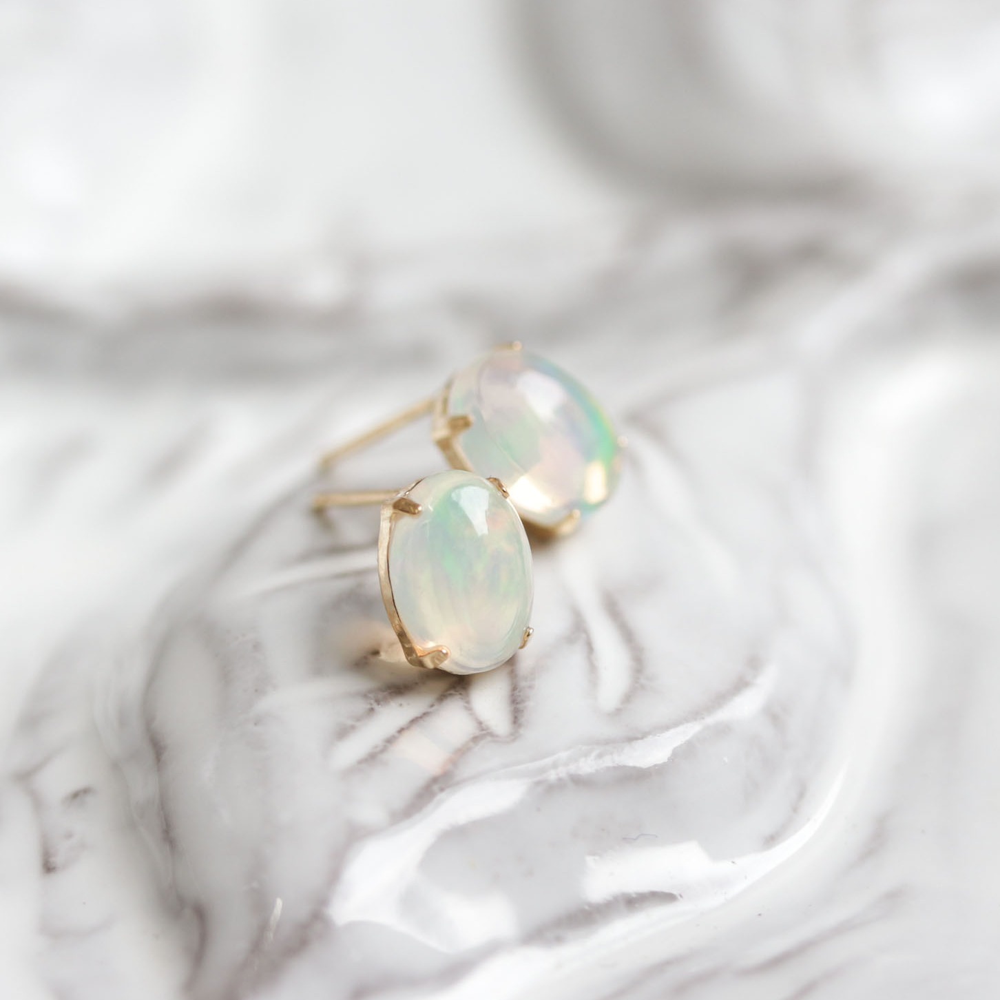 オパール カボション ピアス | K18