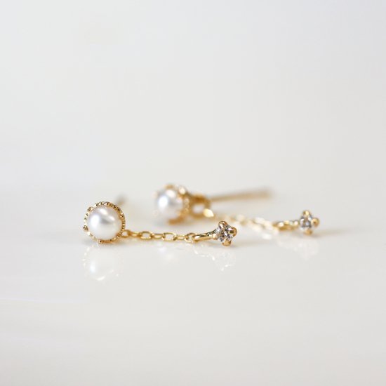 ダイヤモンド / パール チャーム ピアス | K18
