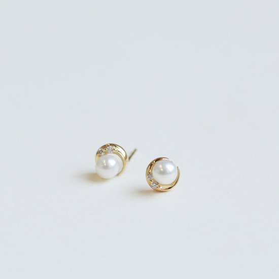 ダイヤモンド / パール ムーン ピアス | K18