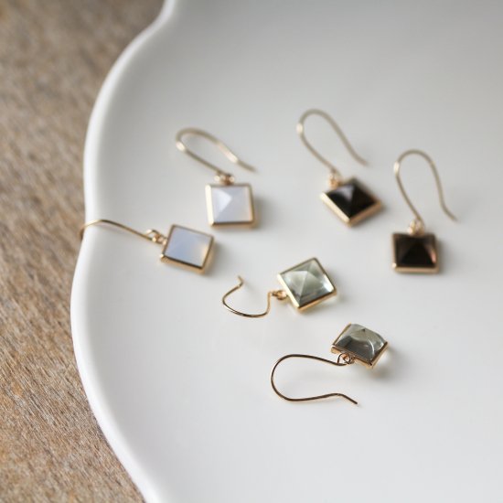 カラーストーン スクエア フック ピアス | K10YG