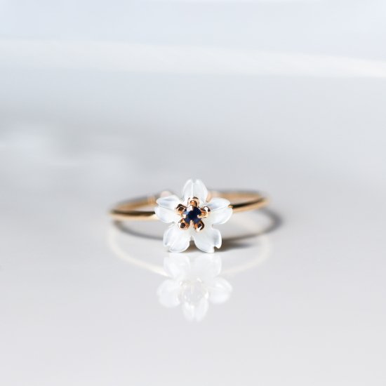シェル / サファイア フラワー リング | K10YG〈Web限定〉